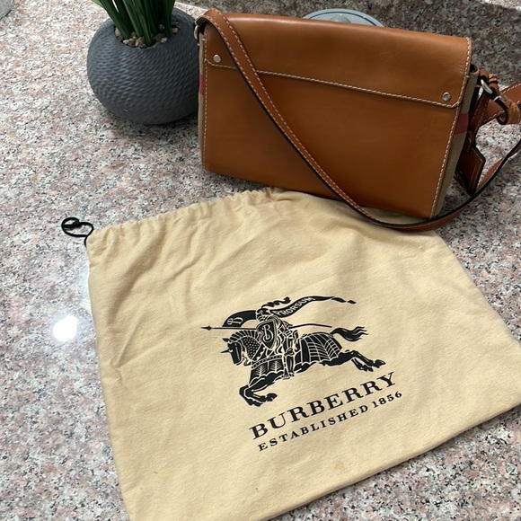 I got this purse for my birthday I used few times - Picture 2 of 4